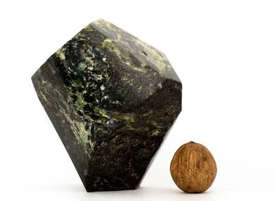 Decorative balancing stone # 32590 Hantigyrite